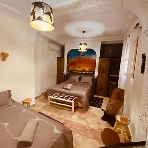 https://riad-spa-sous-le-soleil-chez-jerome-et-pamela-suite-africaine.marrakeshhotelsmorocco.com